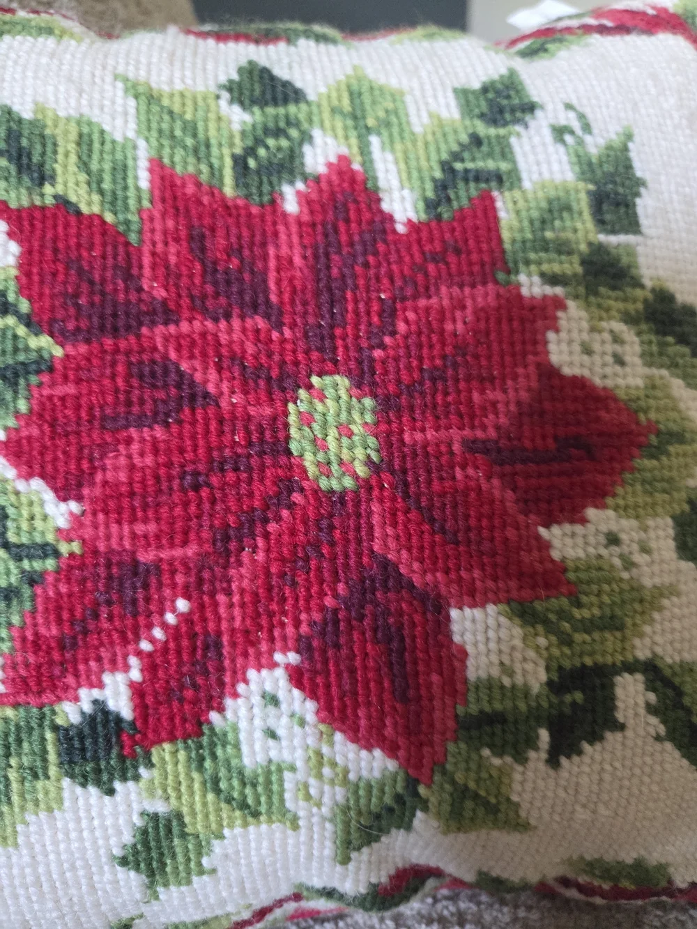 Vintage Christmas/holiday Poinsettia Needlepoint Throw Pillow Red & Green 11x11
